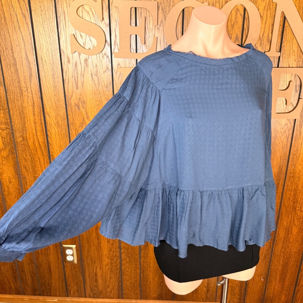 Olivaceous Peplum Top Womens L Blue Boho Flowy Tiered Sleeve Open Back Blouse - Picture 2 of 6